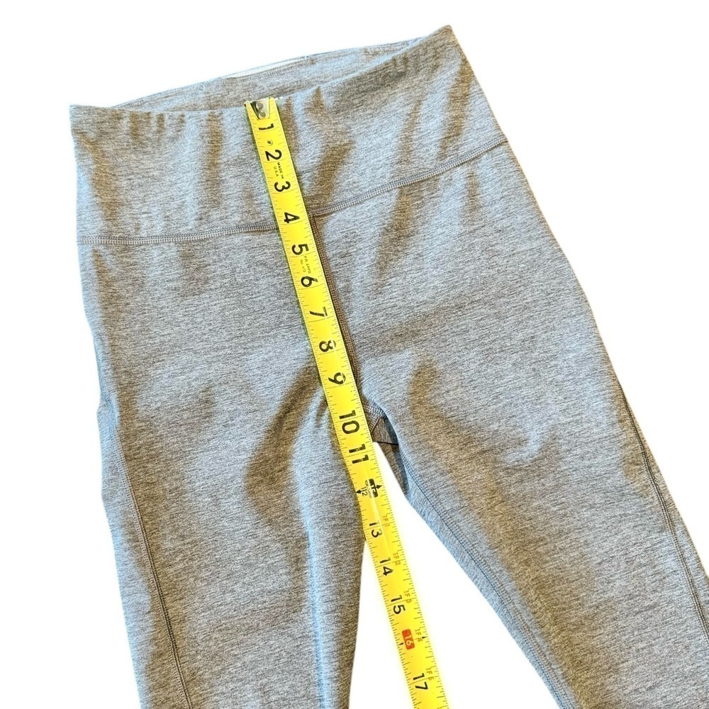 Athleta Ultimate Stash Pocket Capri Leggings Supersonic Gray Womens Size XS - Picture 6 of 8